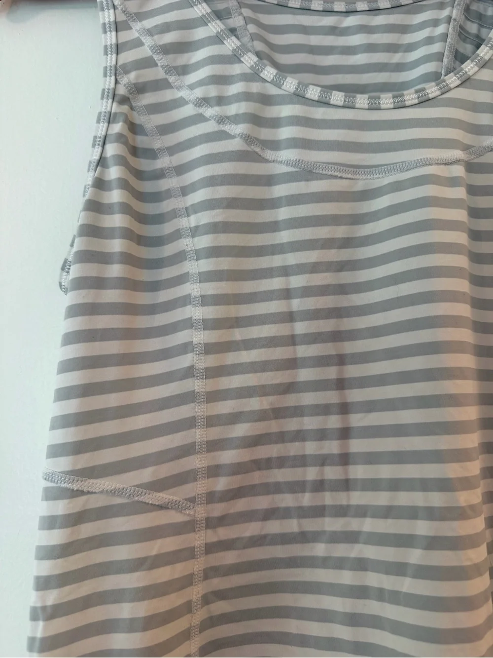 Lululemon Run Stay On Course Tank Size 10 Gray White Stripe Pleated Running Top